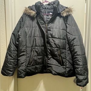 Beverly Hills Polo Club plus size jacket w/fur on collar. Size 3X